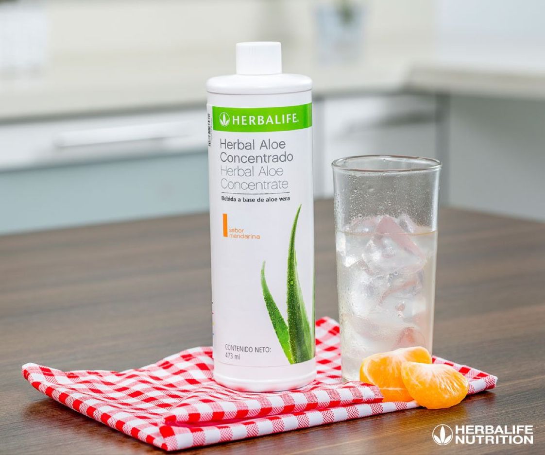 Aloe sabor mandarina servido con hielo